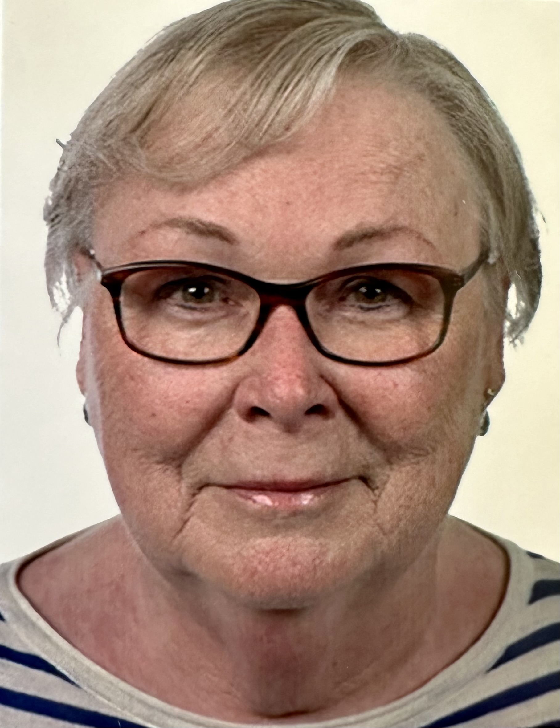 Frau Margaret Glörfeld